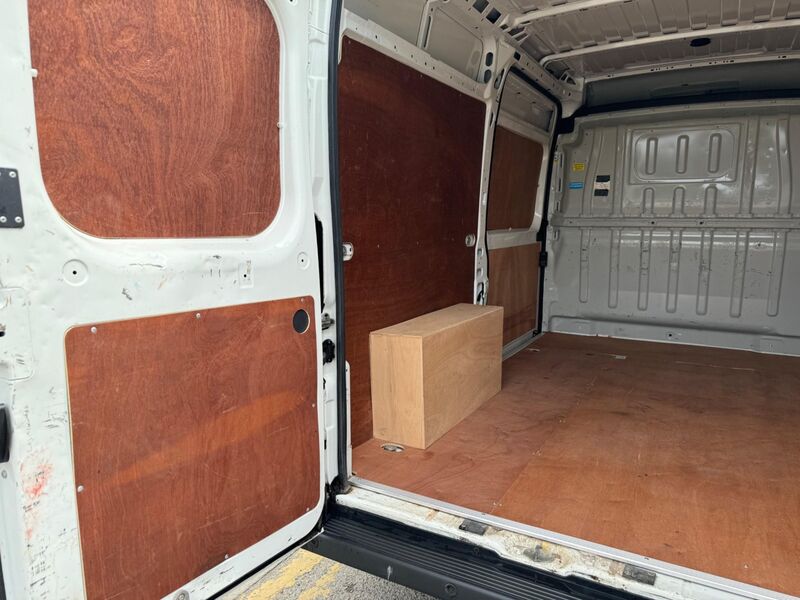 PEUGEOT BOXER