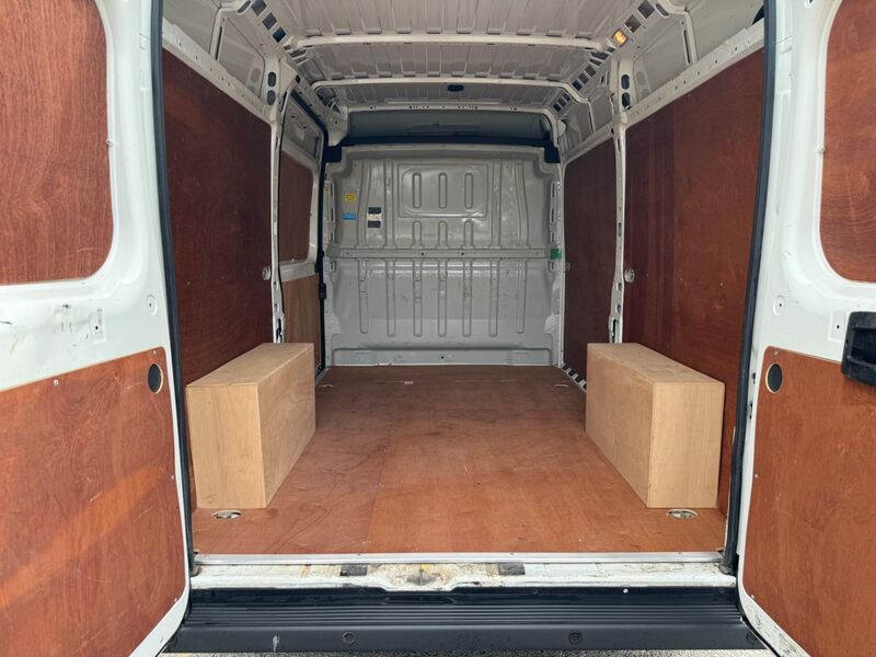 PEUGEOT BOXER
