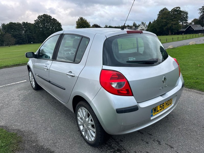 RENAULT CLIO