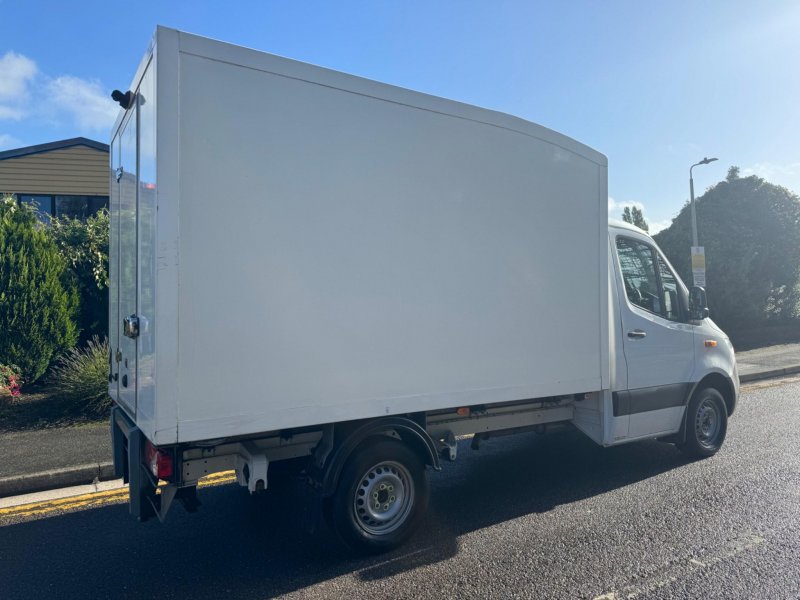 MERCEDES-BENZ SPRINTER