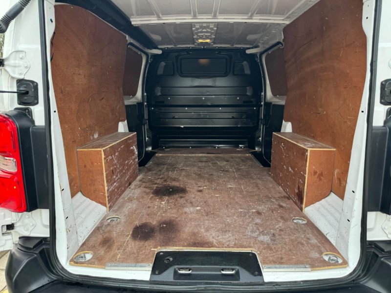 VAUXHALL VIVARO