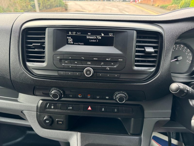VAUXHALL VIVARO