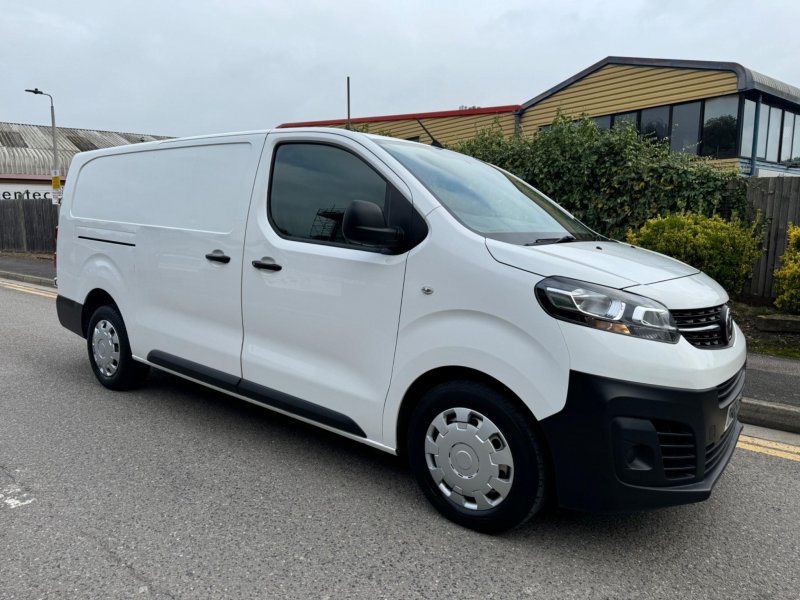 VAUXHALL VIVARO
