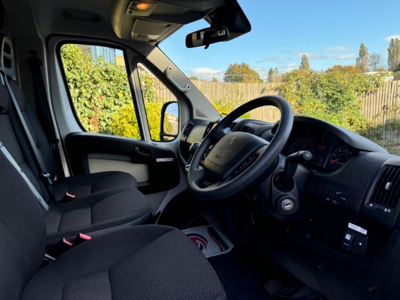 PEUGEOT BOXER