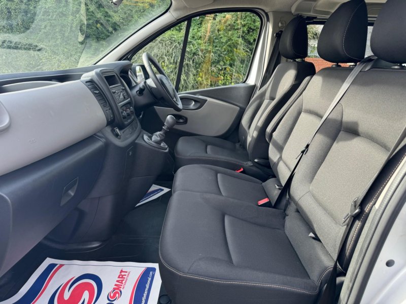 RENAULT TRAFIC