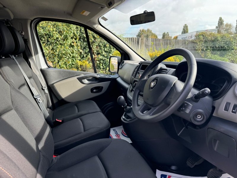 RENAULT TRAFIC