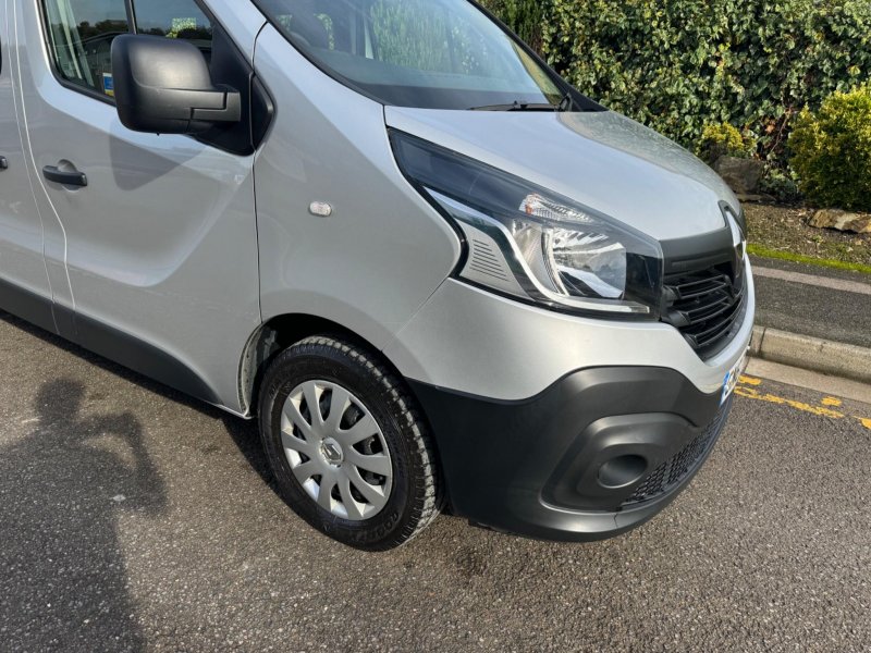 RENAULT TRAFIC