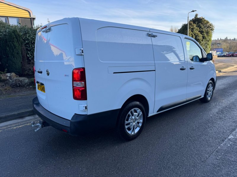 VAUXHALL VIVARO