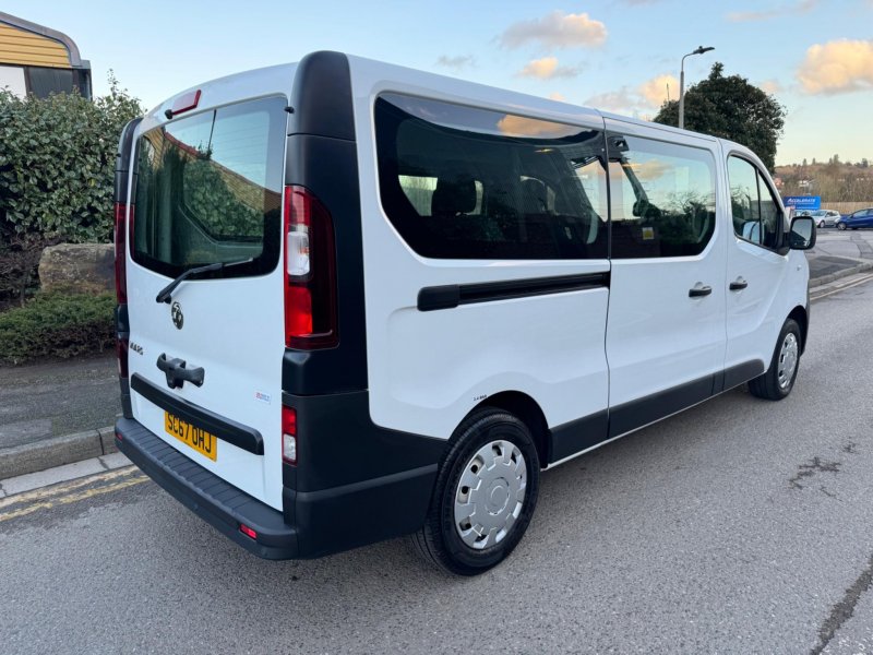 VAUXHALL VIVARO