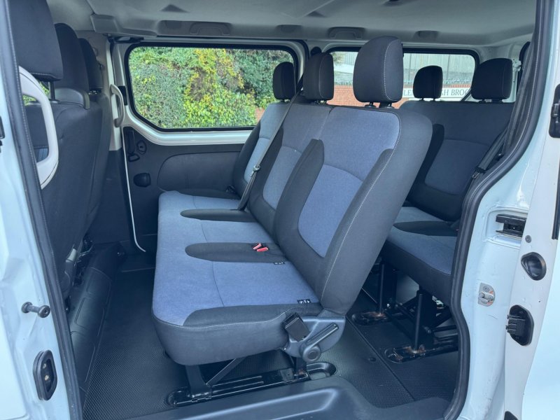 VAUXHALL VIVARO