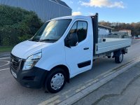 NISSAN NV400