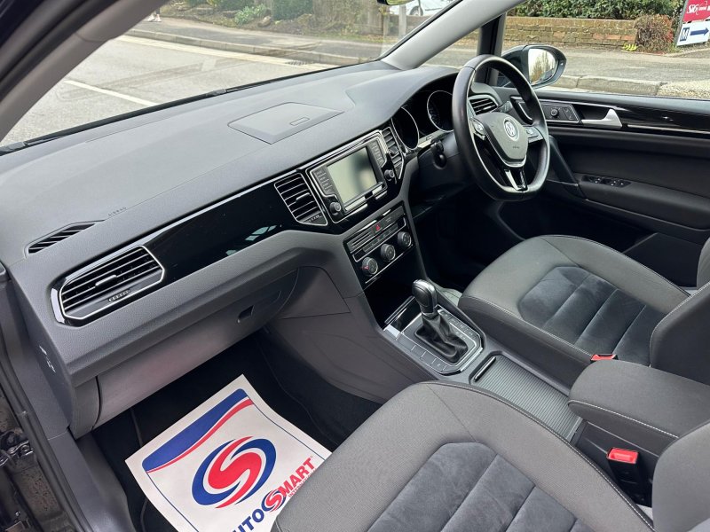 VOLKSWAGEN GOLF SV