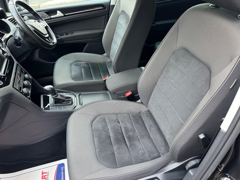 VOLKSWAGEN GOLF SV