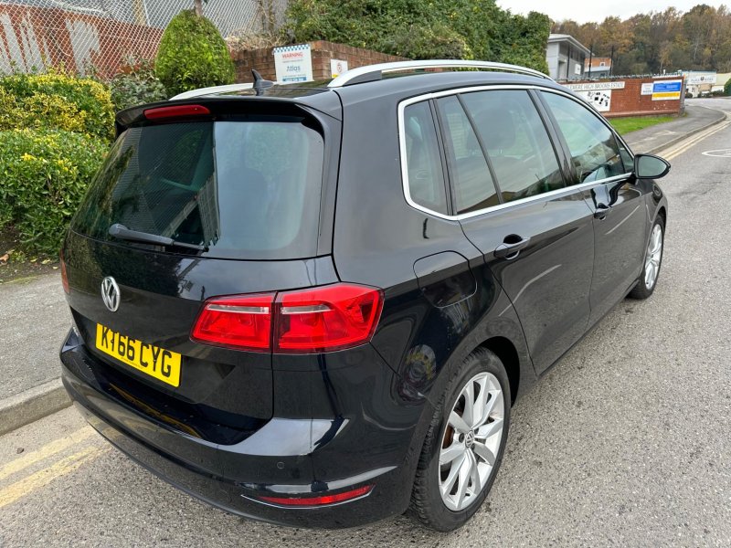 VOLKSWAGEN GOLF SV