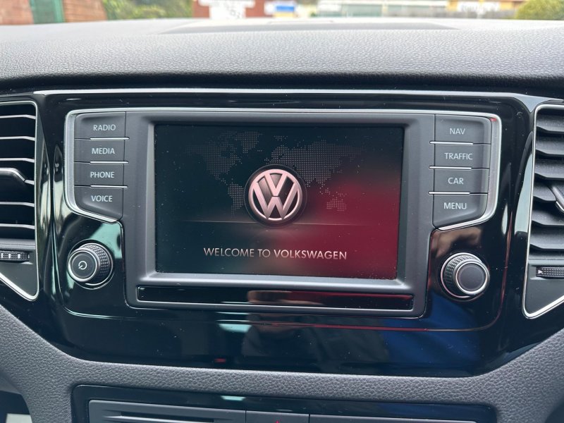 VOLKSWAGEN GOLF SV
