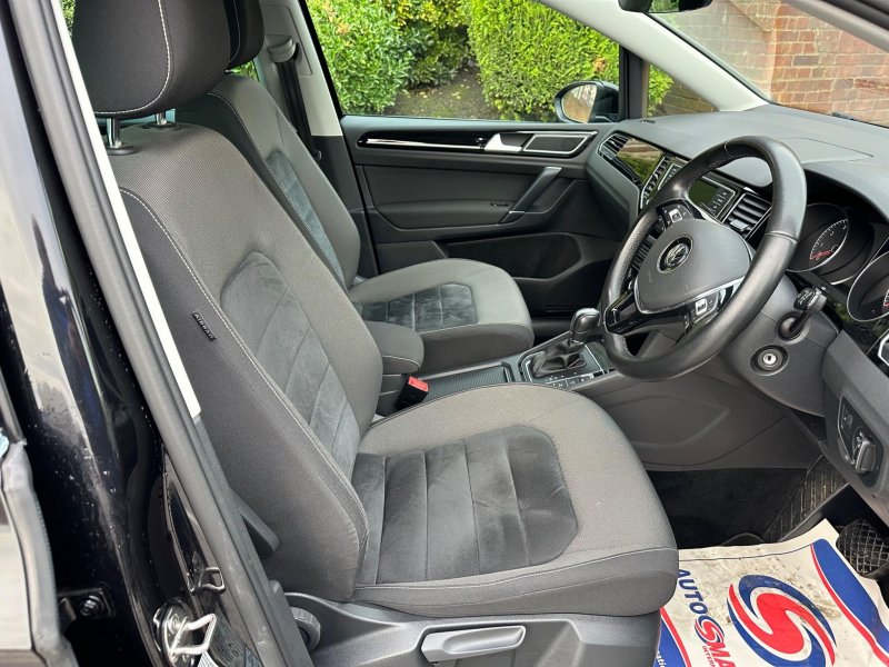 VOLKSWAGEN GOLF SV