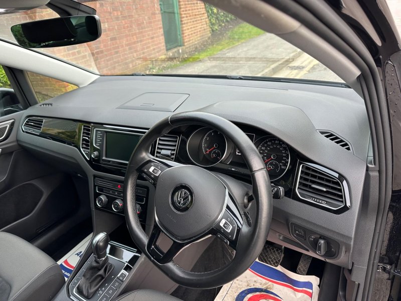 VOLKSWAGEN GOLF SV