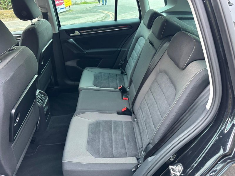 VOLKSWAGEN GOLF SV