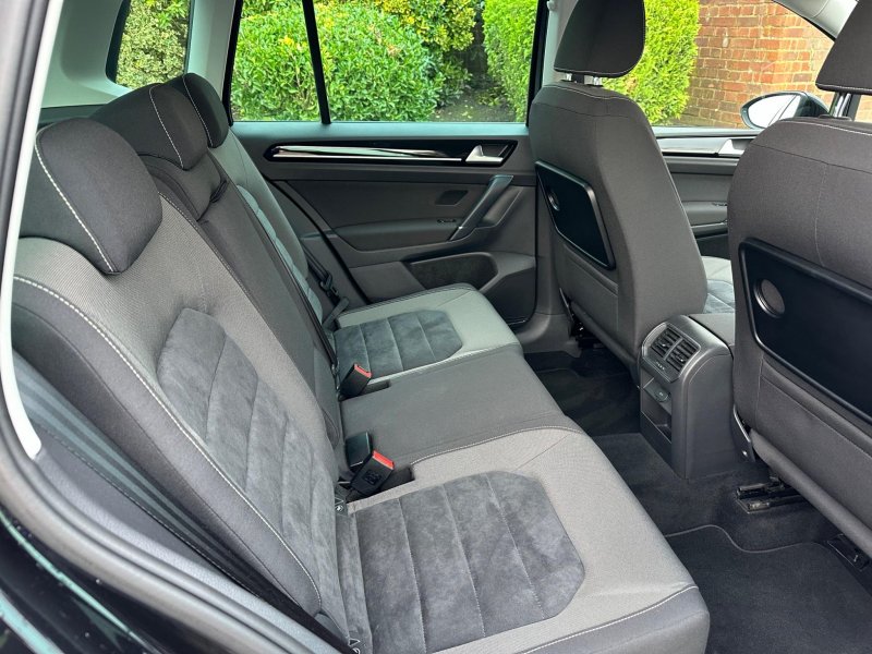 VOLKSWAGEN GOLF SV