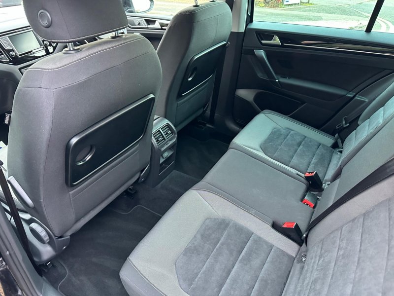 VOLKSWAGEN GOLF SV