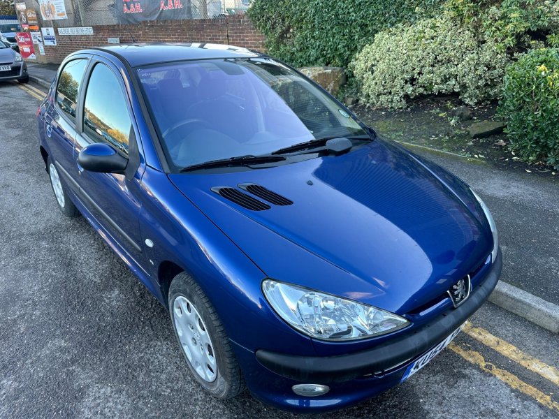 PEUGEOT 206