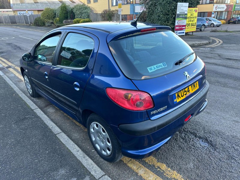 PEUGEOT 206