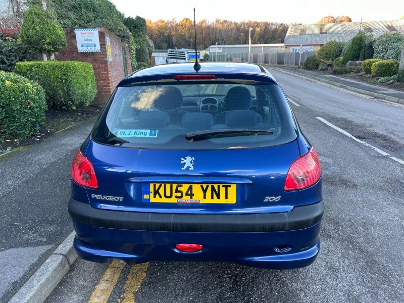 PEUGEOT 206