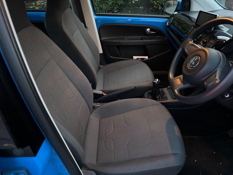 VOLKSWAGEN UP