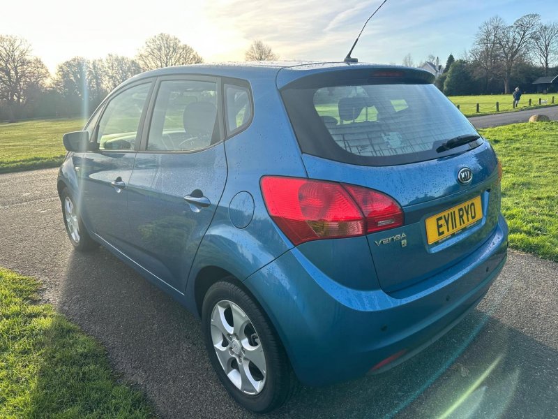 KIA VENGA