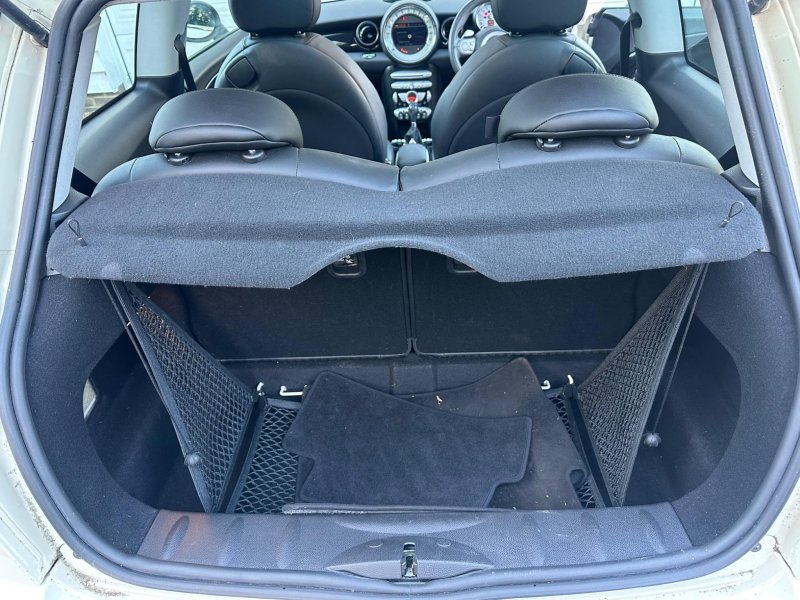 MINI HATCH