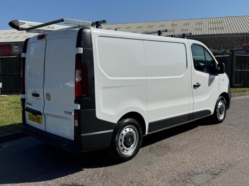 VAUXHALL VIVARO