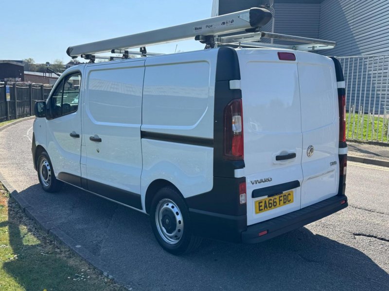 VAUXHALL VIVARO