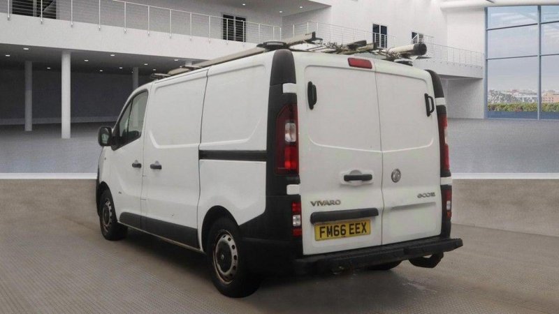 VAUXHALL VIVARO