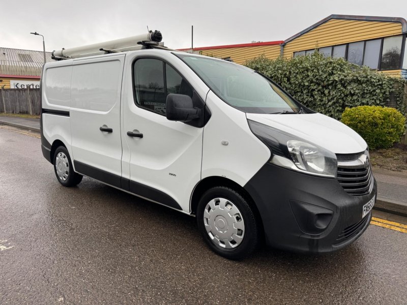 VAUXHALL VIVARO