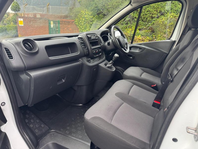 RENAULT TRAFIC