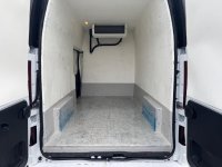 NISSAN NV300