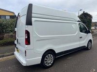 NISSAN NV300