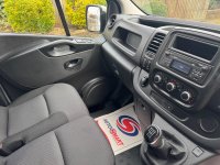 NISSAN NV300
