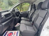 NISSAN NV300