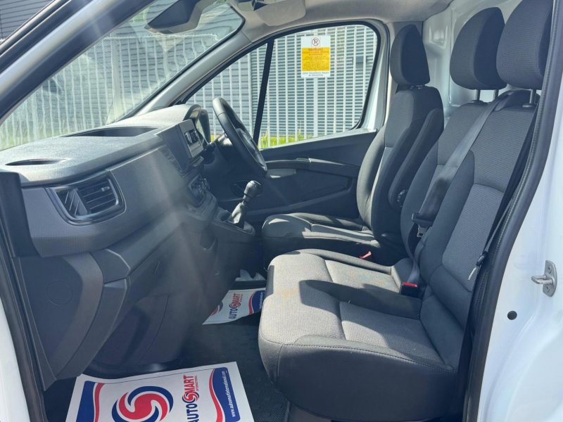 NISSAN PRIMASTAR