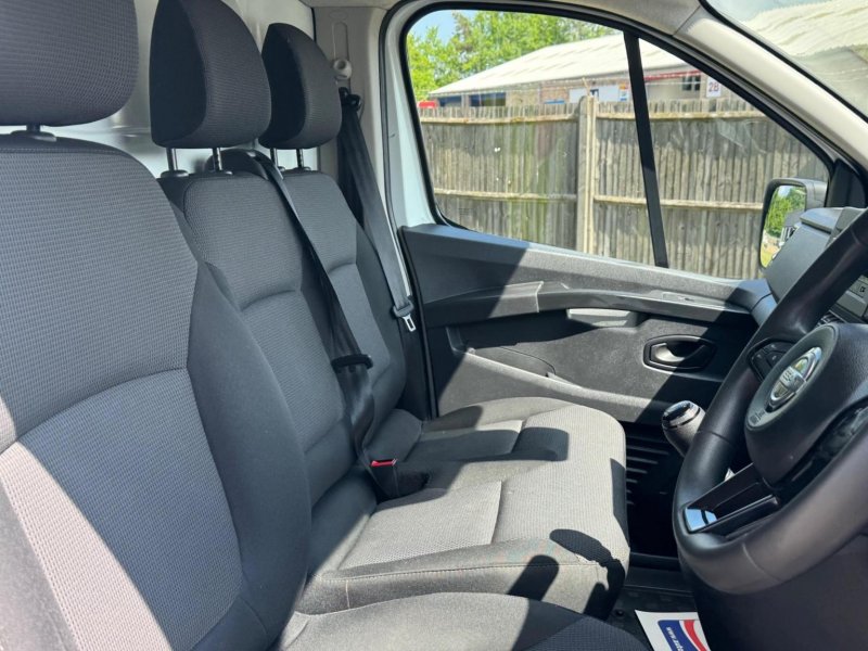 NISSAN PRIMASTAR